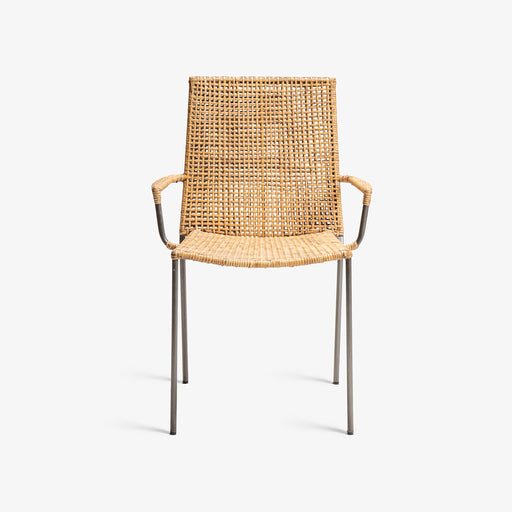 מעבר לעמוד מוצר ISHITA | כיסא מעוצב עם ידיות בשילוב ברזל וראטן טבעי