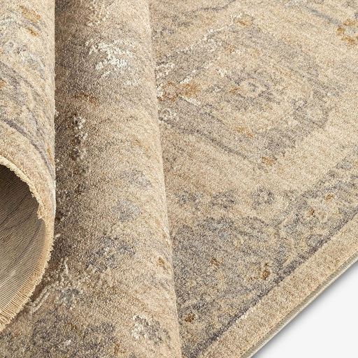 מעבר לעמוד מוצר SANA | שטיח בעיצוב אתני בגוונים של אפור, חום ובז'