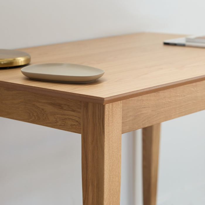 MORSEN | שולחן עבודה מעץ אלון בעיצוב נקי