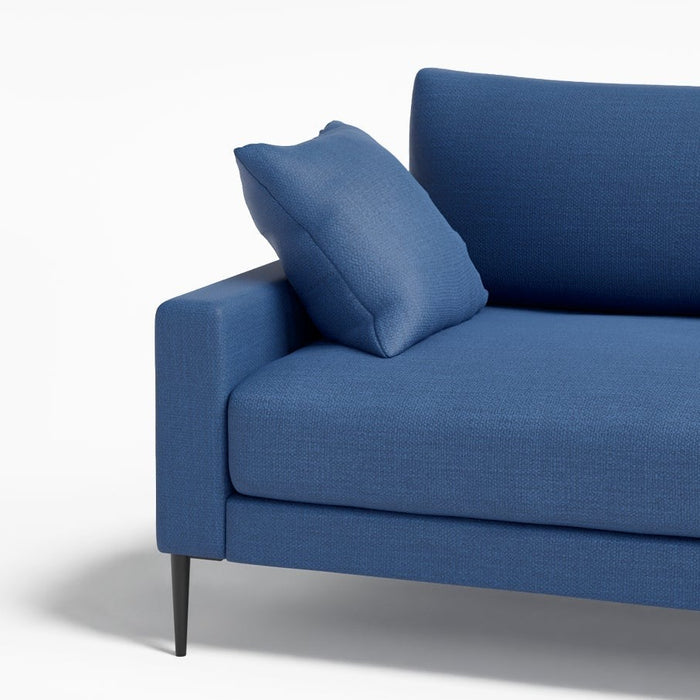 LOKSIT | כורסא מודרנית ומעוצבת בקווים נקיים