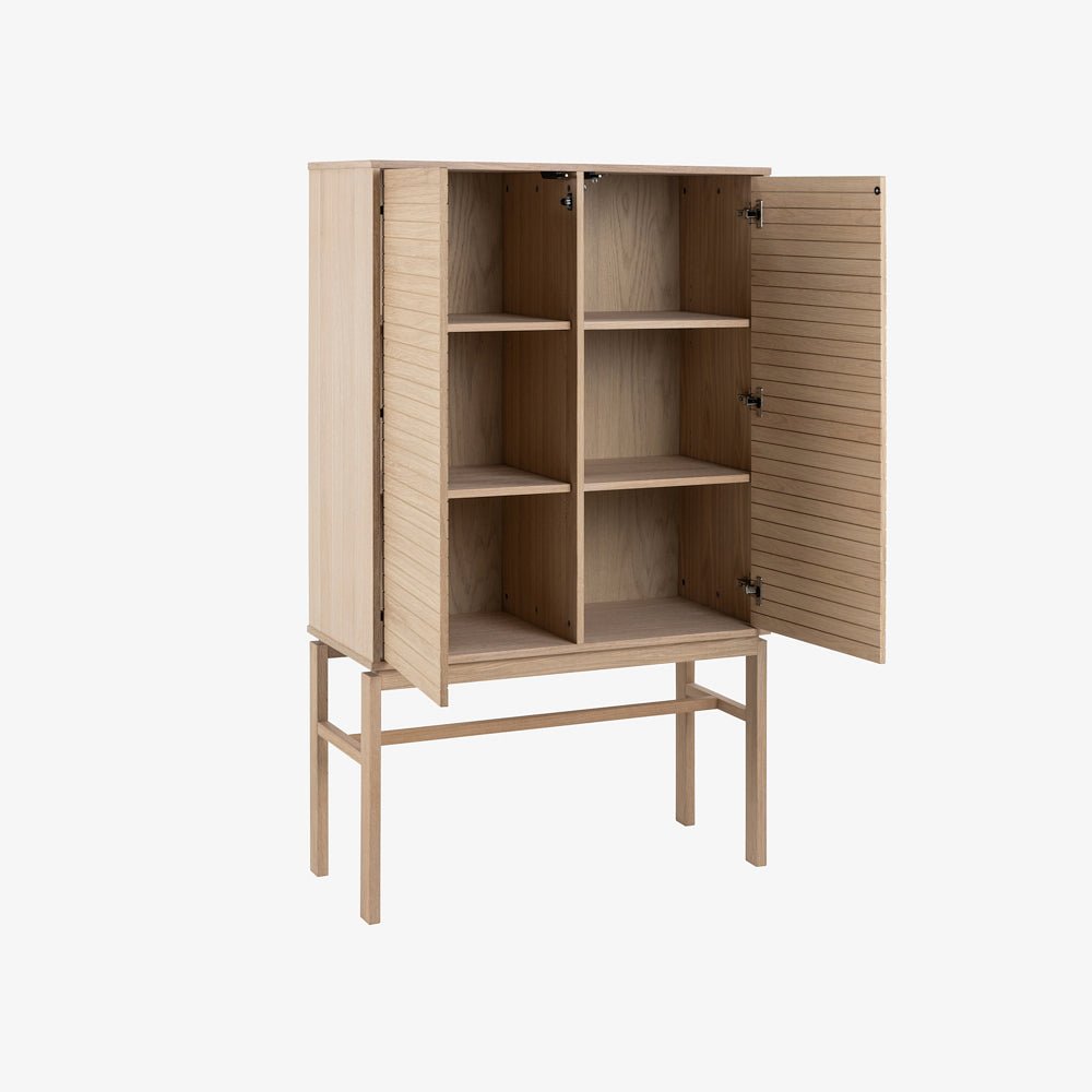 MEKO | שידת אחסון מעץ עם מדפים סגורים