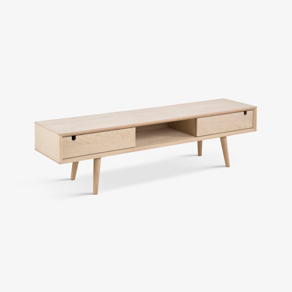 KVADRAT | מזנון נורדי מעץ, עם פתח מדיה ומדפים סגורים - KUALA