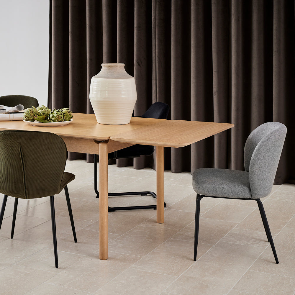 HIP |  כיסא מודרני מרופד בבד קורדרוי - KUALA