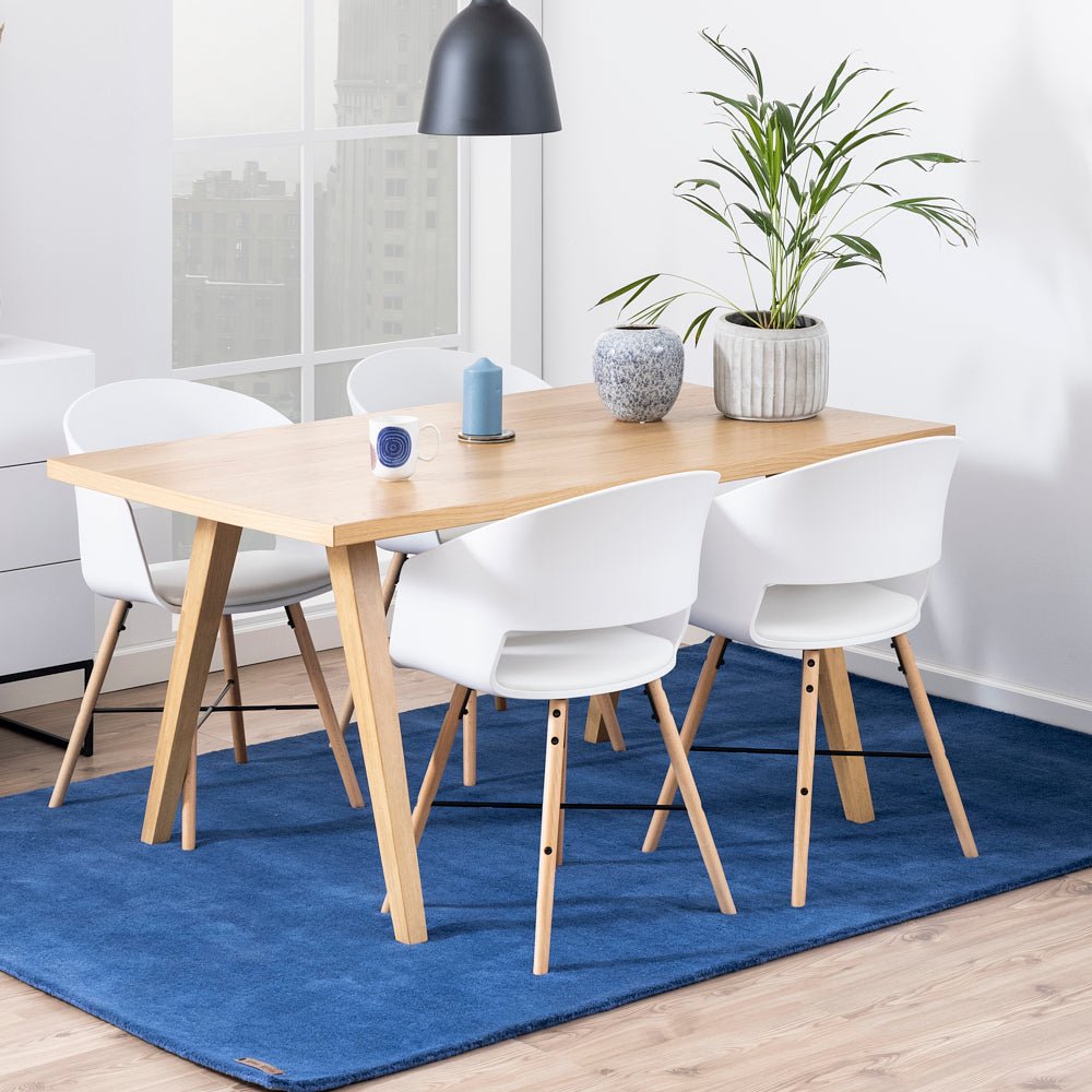 MAKOSSA |  כיסא מודרני מפולימר בשילוב רגלי עץ