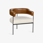 FOUR | כורסא מעוצבת בסגנון אורבני עכשווי עם מושב בד בוקלה ומשענת דמוי-עור