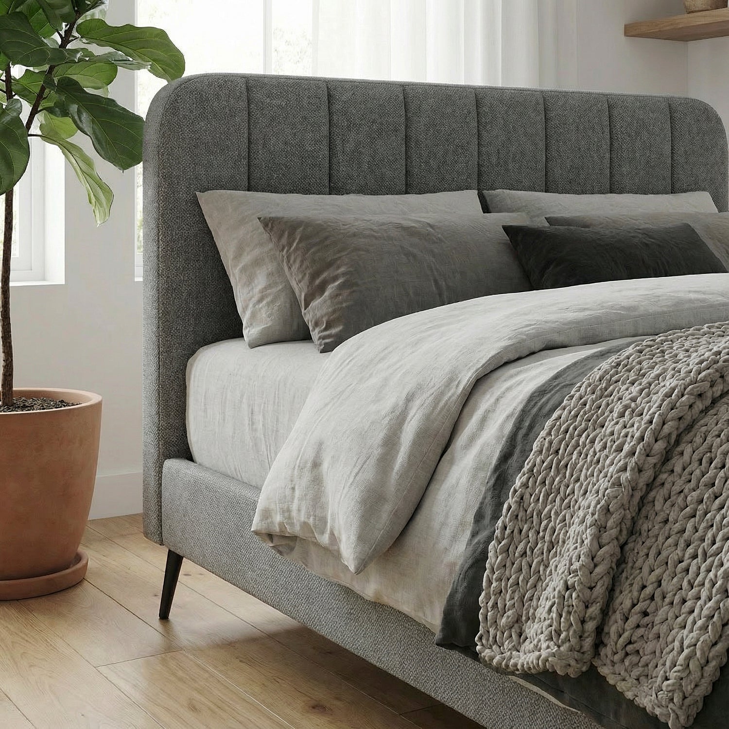 BRUNI | מיטה זוגית מרופדת בבד אריג