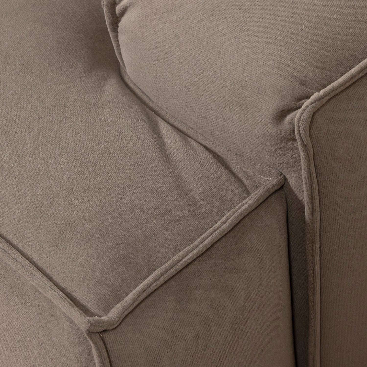 HELVARDO | ספה תלת מושבית מודרנית מרופדת בבד אריג