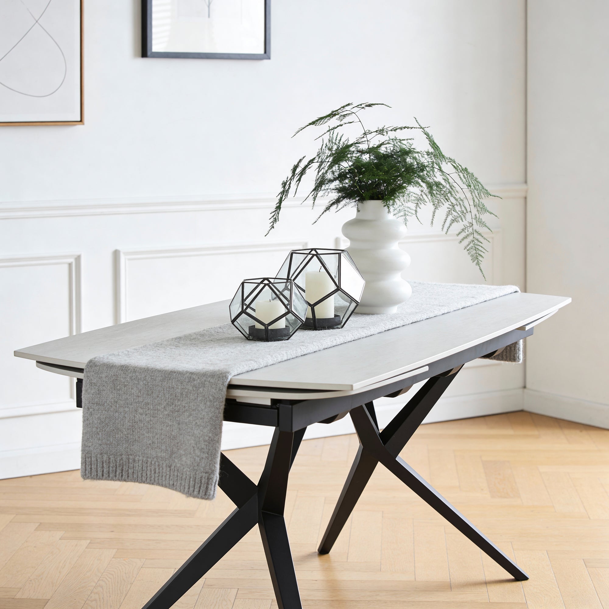 BRUNT | שולחן אוכל מלבני נפתח, מגיע בשני גדלים