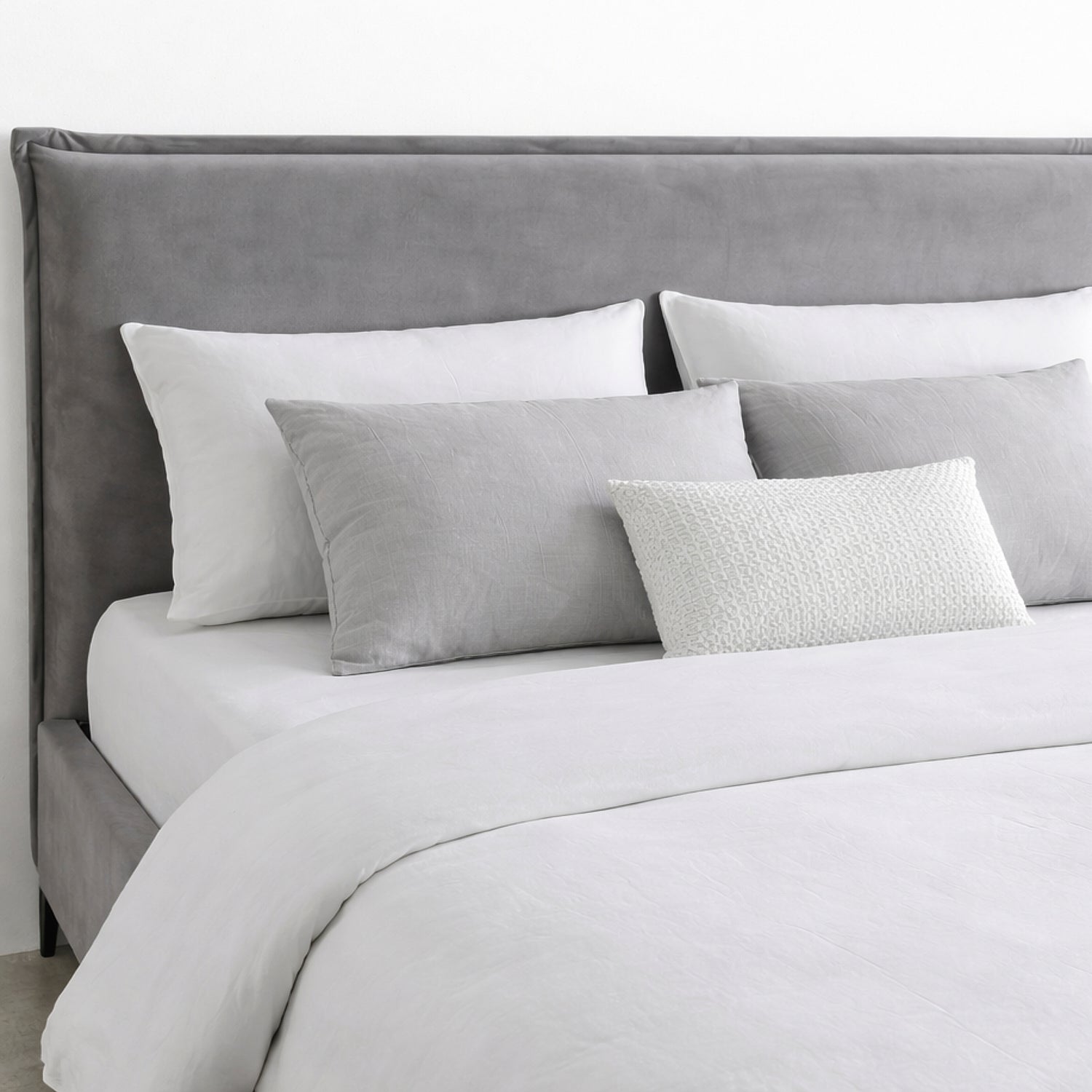 STENMAR | מיטה זוגית מרופדת בבד אריג