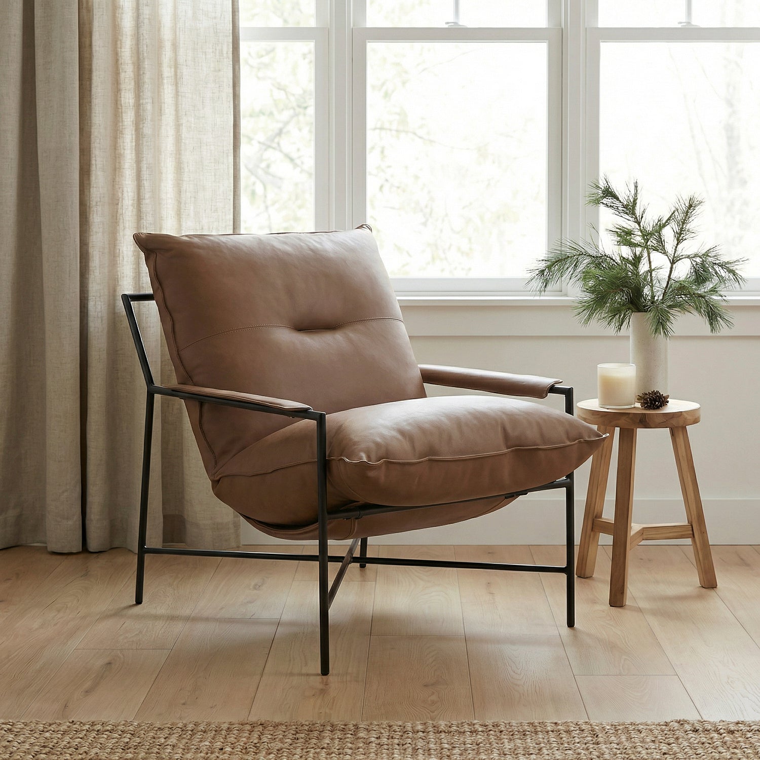 ELOFEK | כורסא מרופדת עור בשילוב מתכת - KUALA