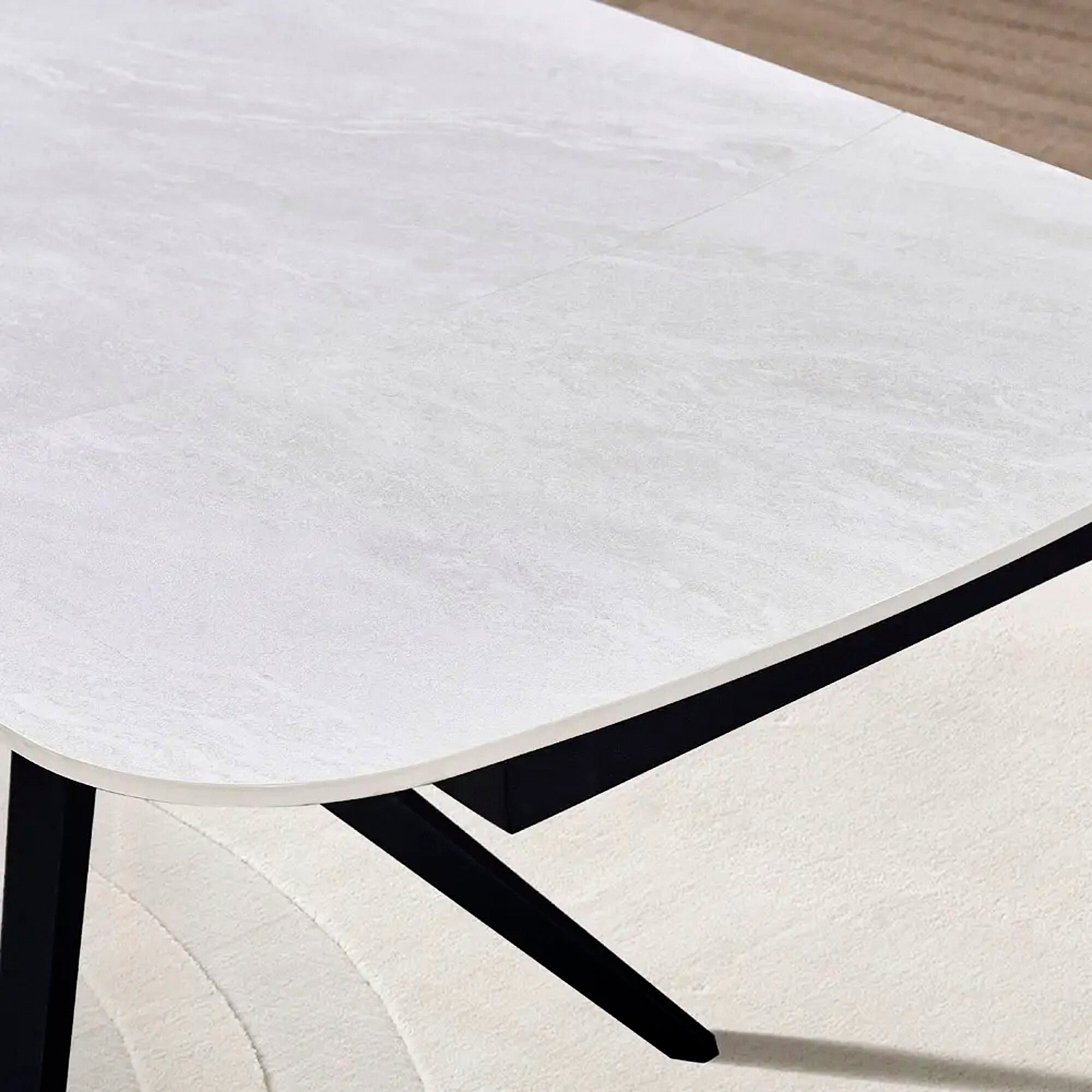 BRUNT | שולחן אוכל מלבני נפתח, מגיע בשני גדלים