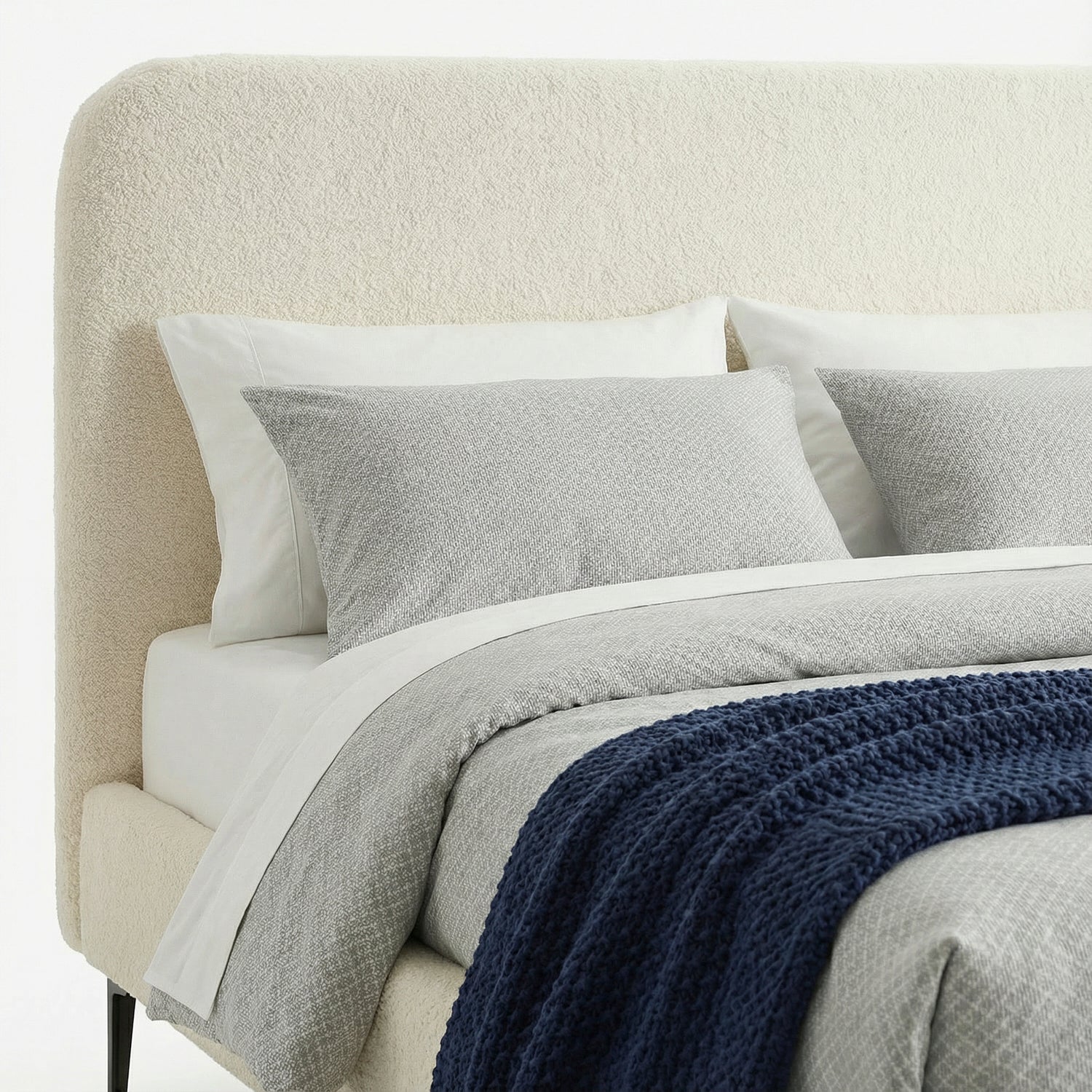 SVENS | מיטה זוגית מרופדת בבד אריג