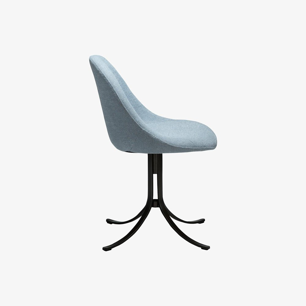 TAVERA | כיסא משרדי מרופד בבד בוקלה בשילוב רגלי מתכת בגוון שחור