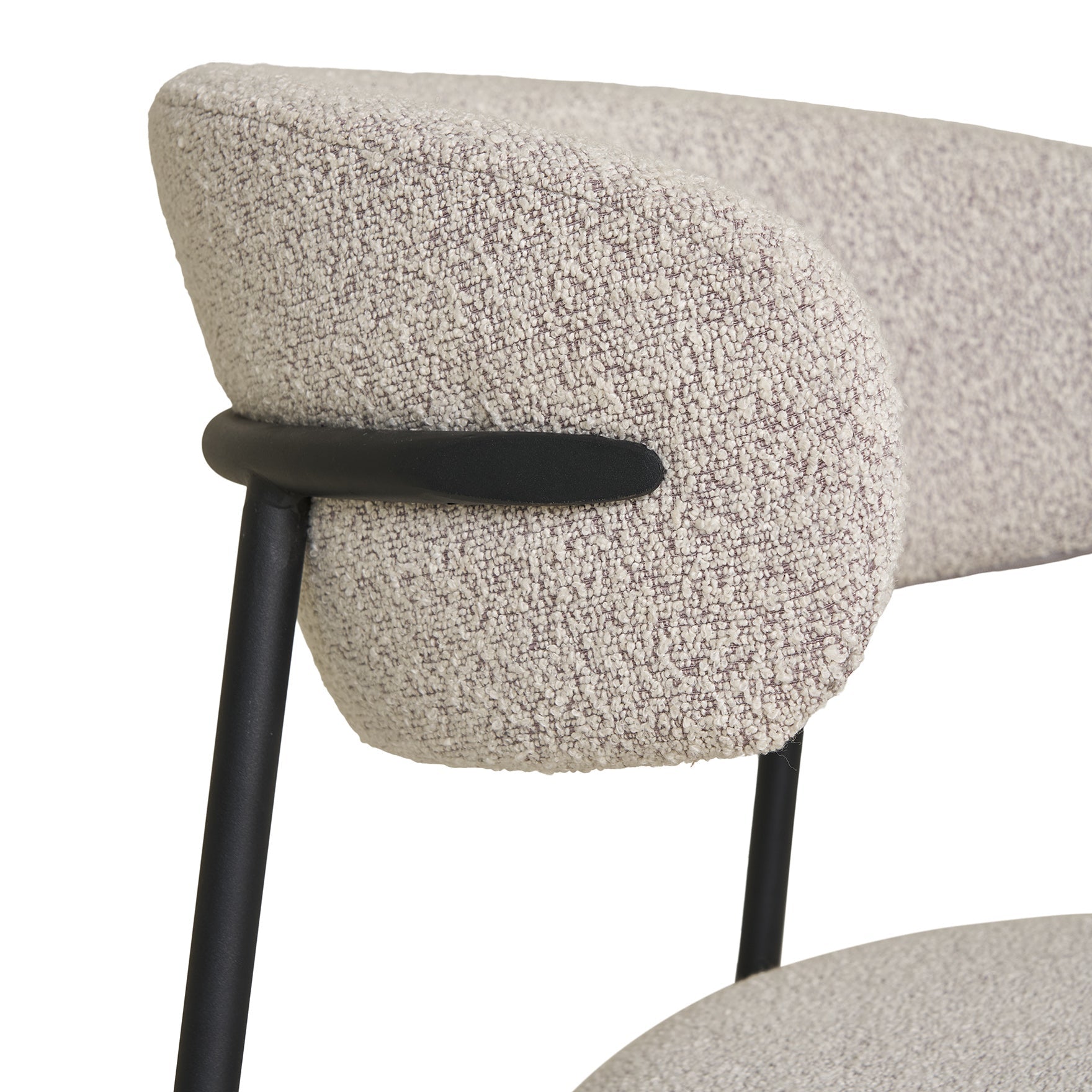 SILYA | כיסא אוכל מרופד בבד בוקלה