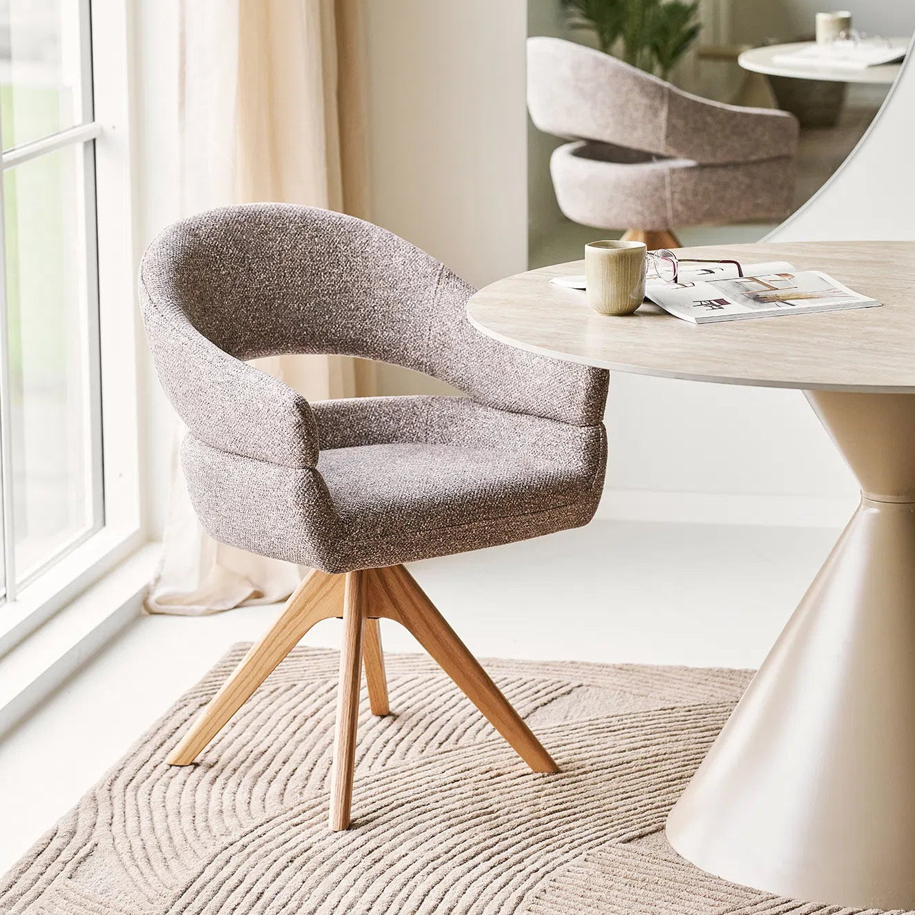 SONOF | כיסא מרופד מסתובב