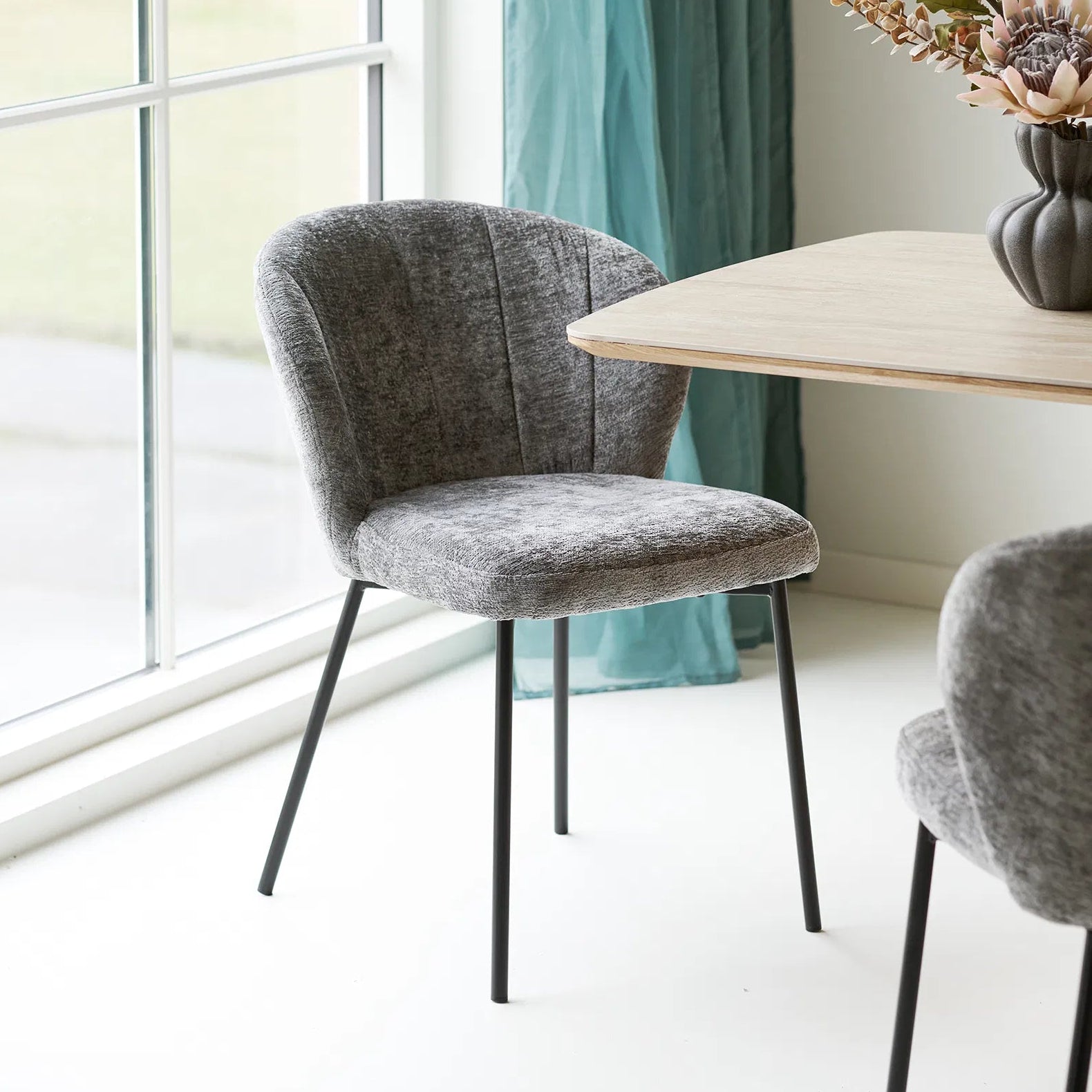 ELDMIR | כיסא אוכל מרופד בבד אריג