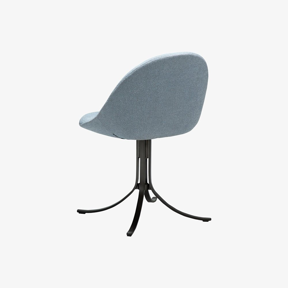 TAVERA | כיסא משרדי מרופד בבד בוקלה בשילוב רגלי מתכת בגוון שחור