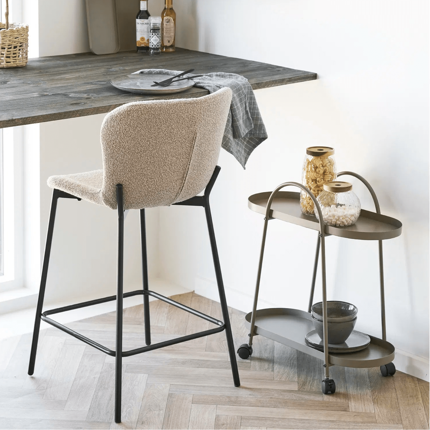 RELUKO | כיסא בר מרופד בשילוב רגלי מתכת