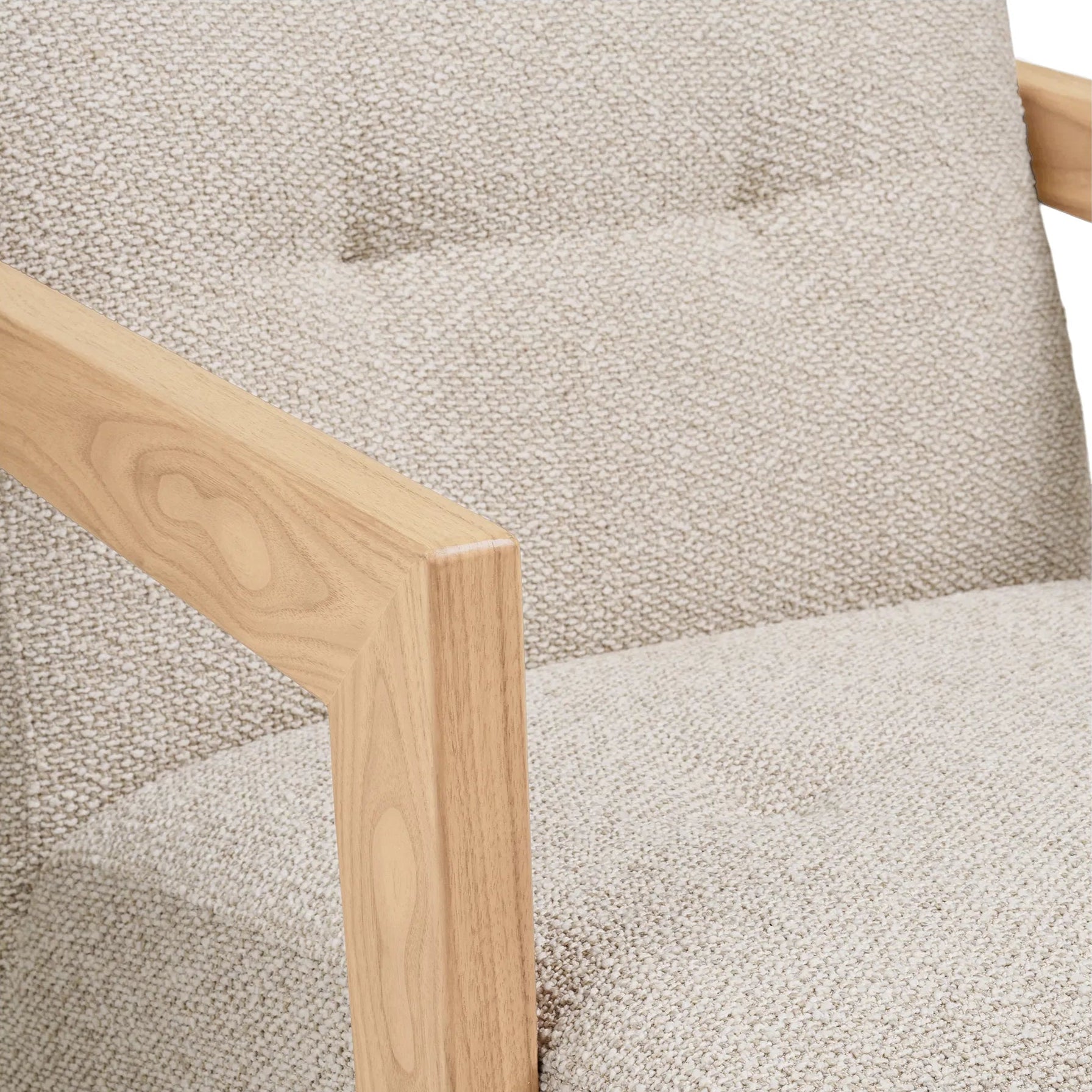 YUZIKA | כורסא נורדית מרופדת בשילוב עץ אלון מלא