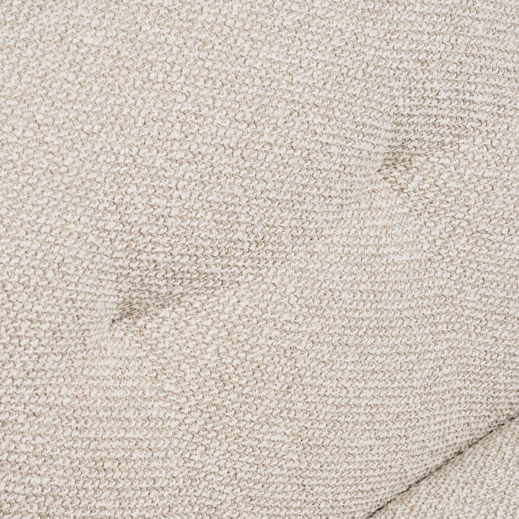 YUZIKA | כורסא נורדית מרופדת בשילוב עץ אלון מלא