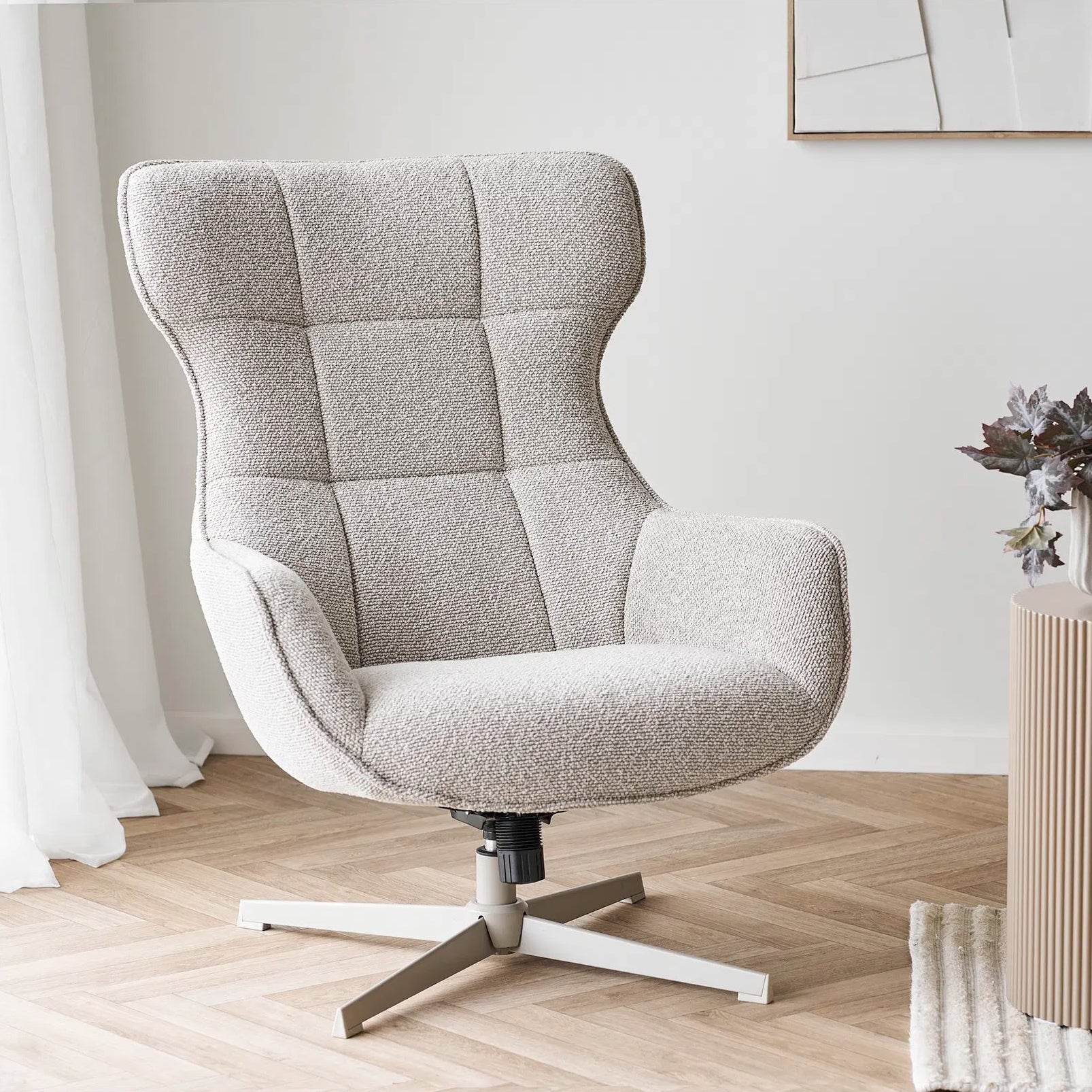 AURE | כורסא מסתובבת מרופדת בבד אריג - KUALA