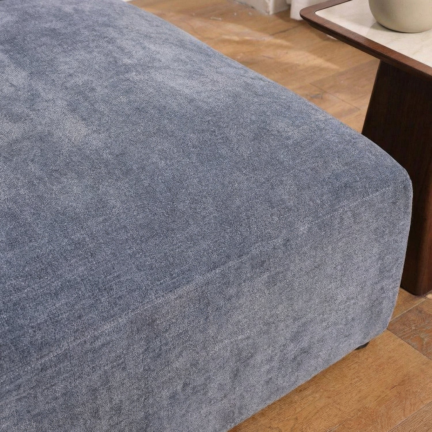 STARNAS | ספת שזלונג מודרנית מרופדת בבד אריג