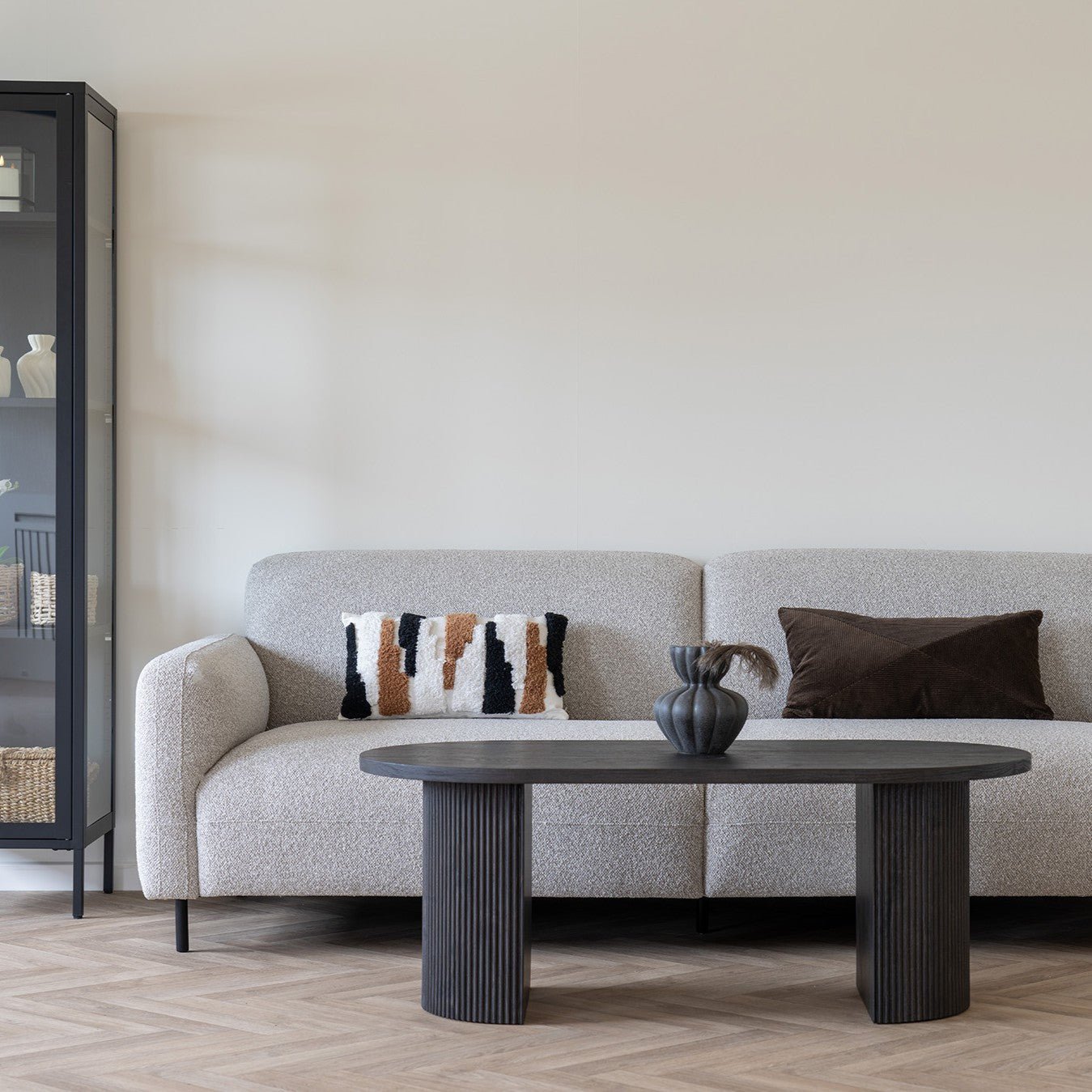 MIRKO | ספה סקנדינבית מרופדת בבד בוקלה