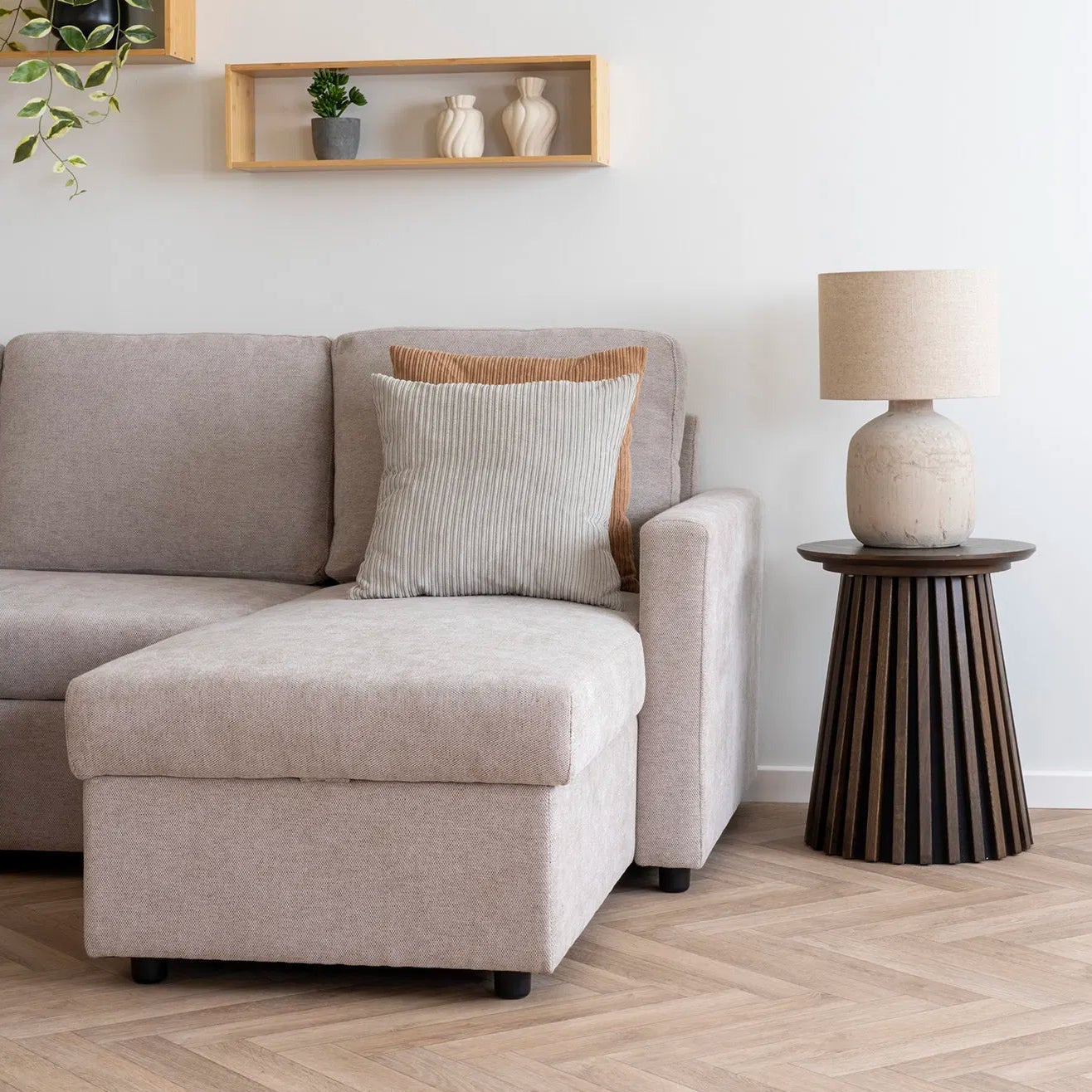 GRIDN | ספה נפתחת למיטה מרופדת בבד אריג, עם תא אחסון - KUALA