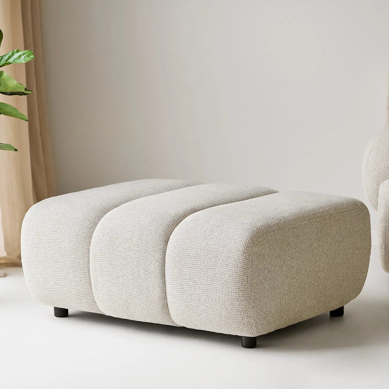 GRIDA | הדום מעוצב מרופד בבד אריג - KUALA