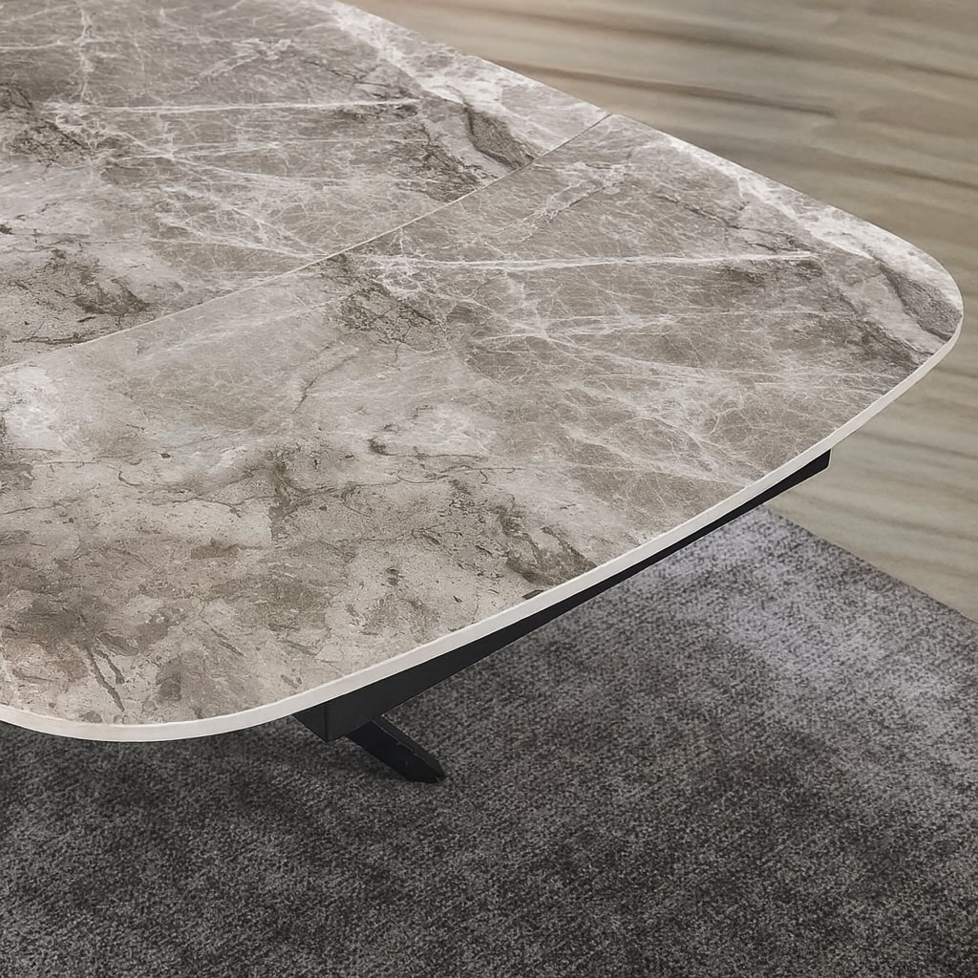 KOLEN | שולחן אוכל מלבני נפתח, מגיע בשני גדלים