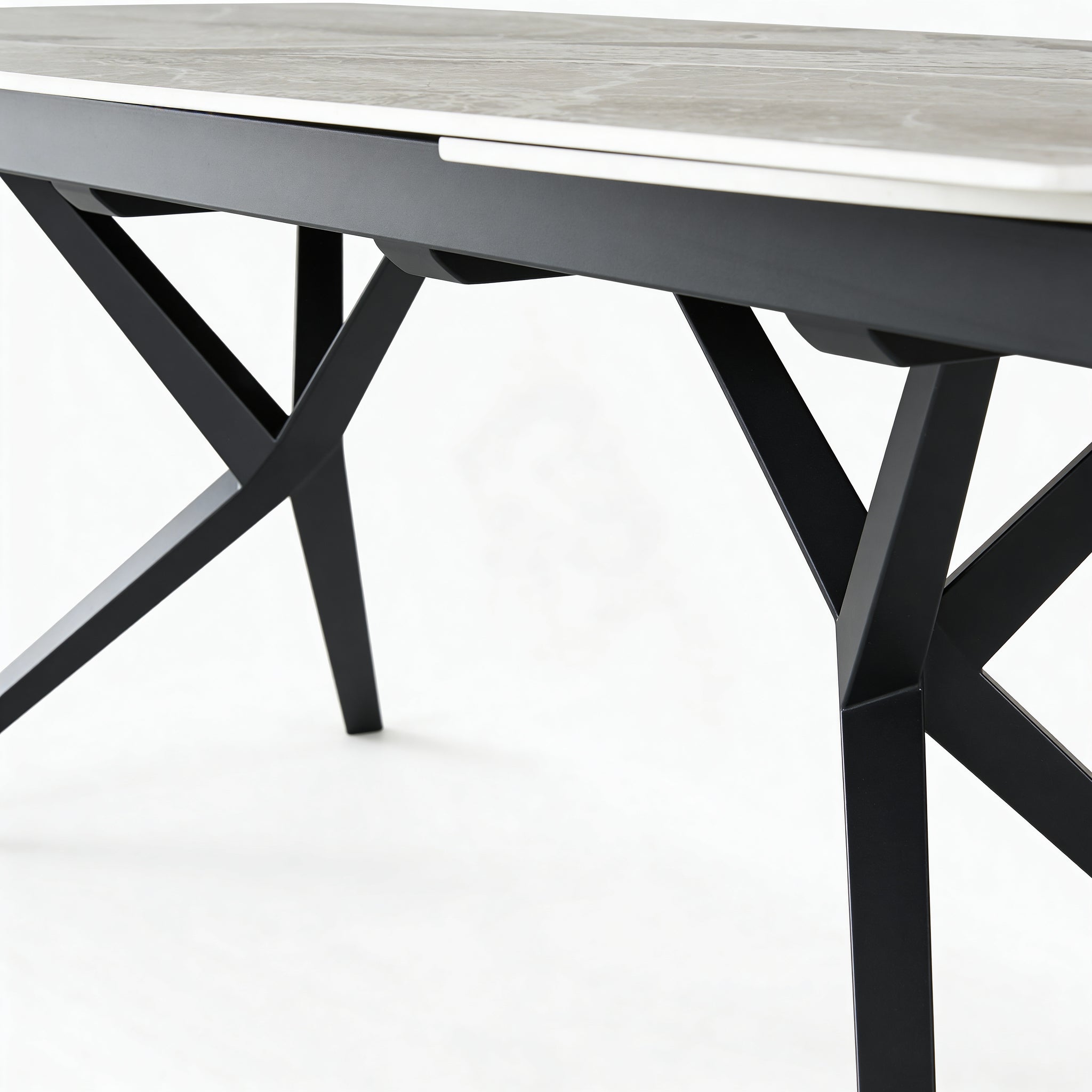 KOLEN | שולחן אוכל מלבני נפתח, מגיע בשני גדלים