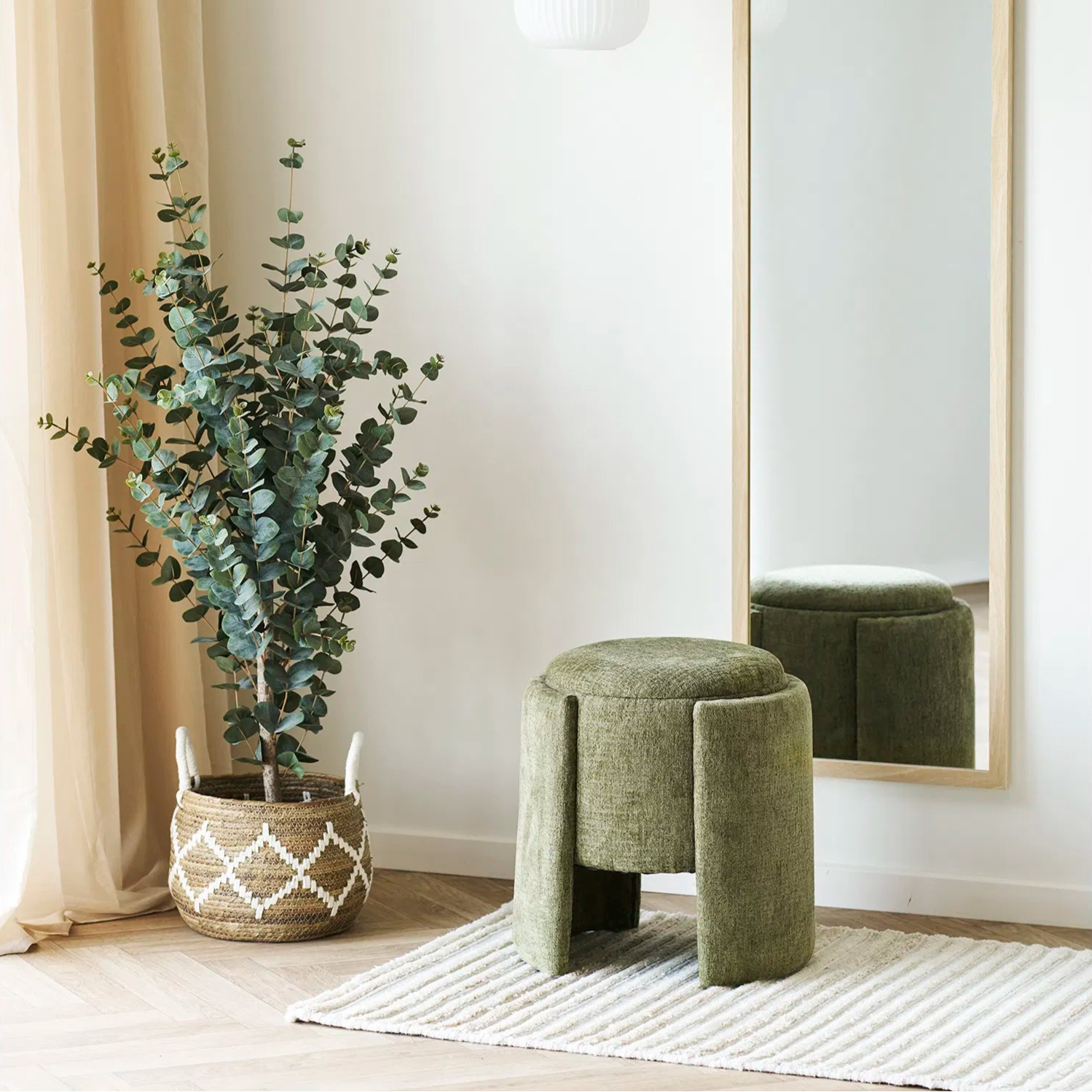 LUYI | הדום עגול עם מקום אחסון