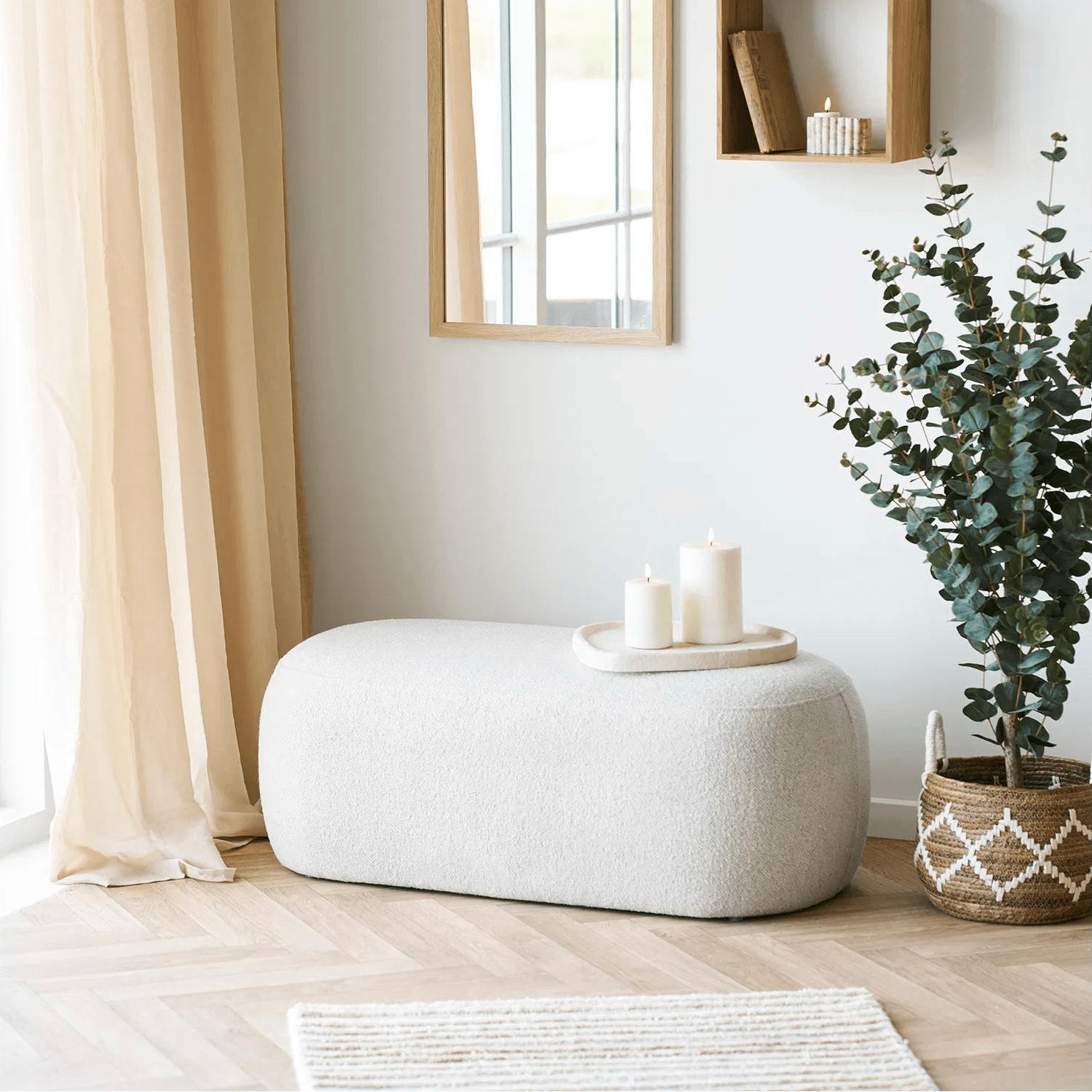 MURI | ספסל אובלי מרופד בבד בוקלה בגוון חול - KUALA