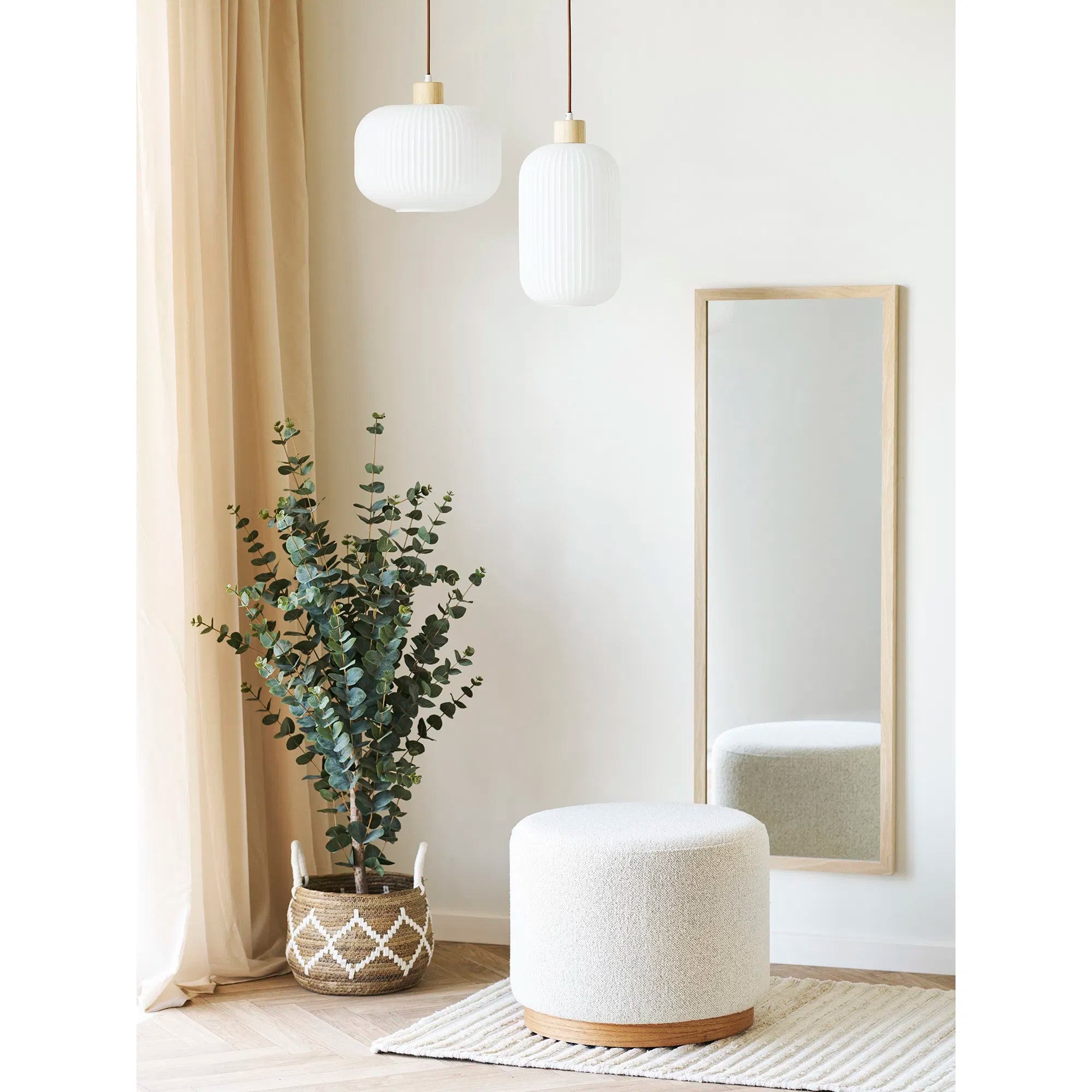 BESEMI | הדום עגול מרופד בבד בוקלה בגוון חול - KUALA