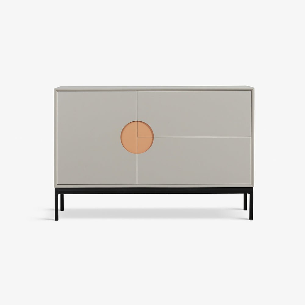 SHAYA | קומודה מעץ ומתכת, עם 2 מגירות ומדפים סגורים