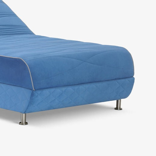 LANDO | מיטה וחצי מתכווננת חשמלית בגוון כחול, עם תיפורי קדר