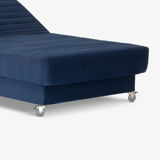 LUTHEN | מיטה וחצי מתכווננת חשמלית בגוון כחול כהה, עם רגלי גלגלים
