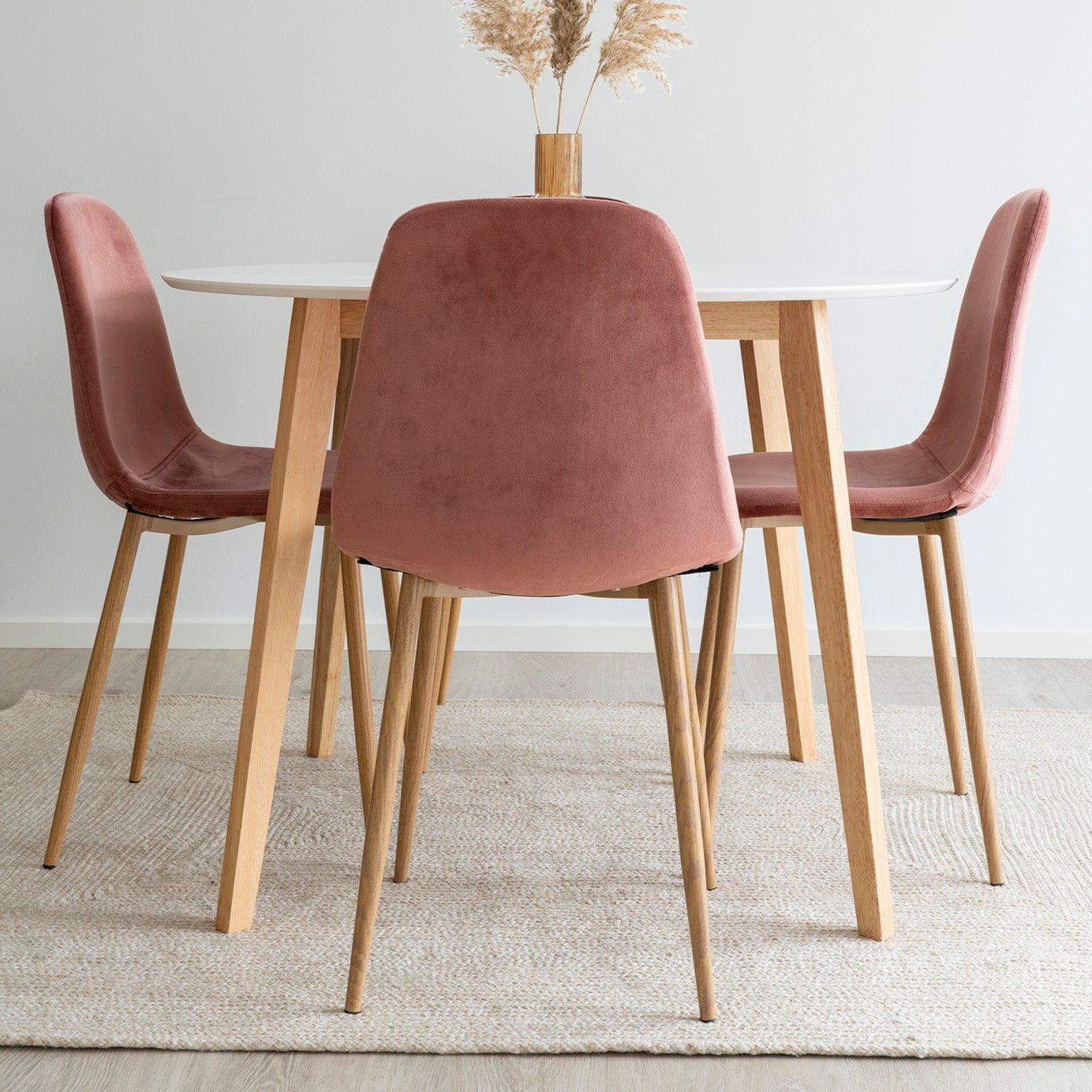 NURMI | שולחן אוכל עגול קוטר 105 ס"מ, עד 4 סועדים