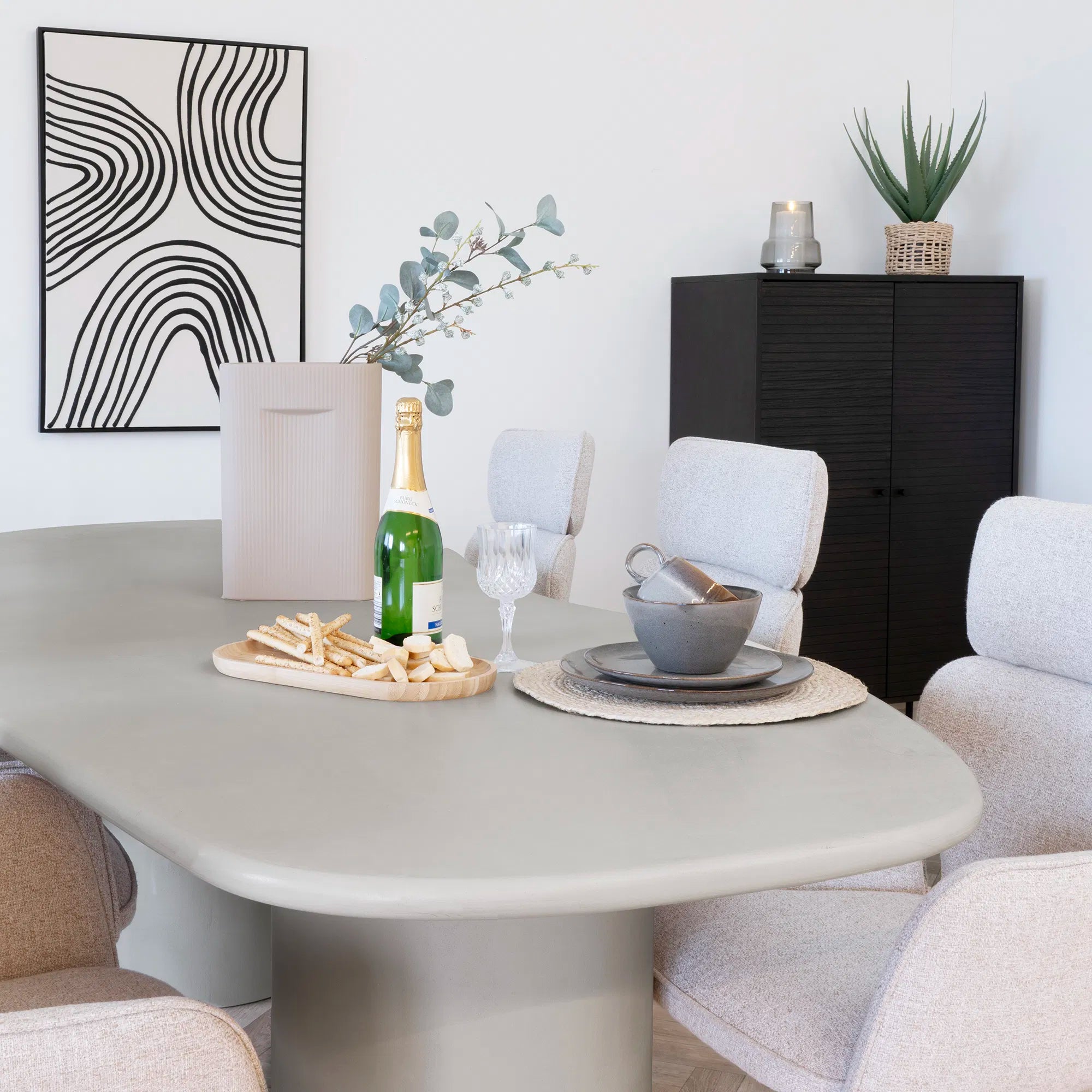 ZEREN | שולחן אוכל אמורפי, מגיע בשני גדלים - KUALA