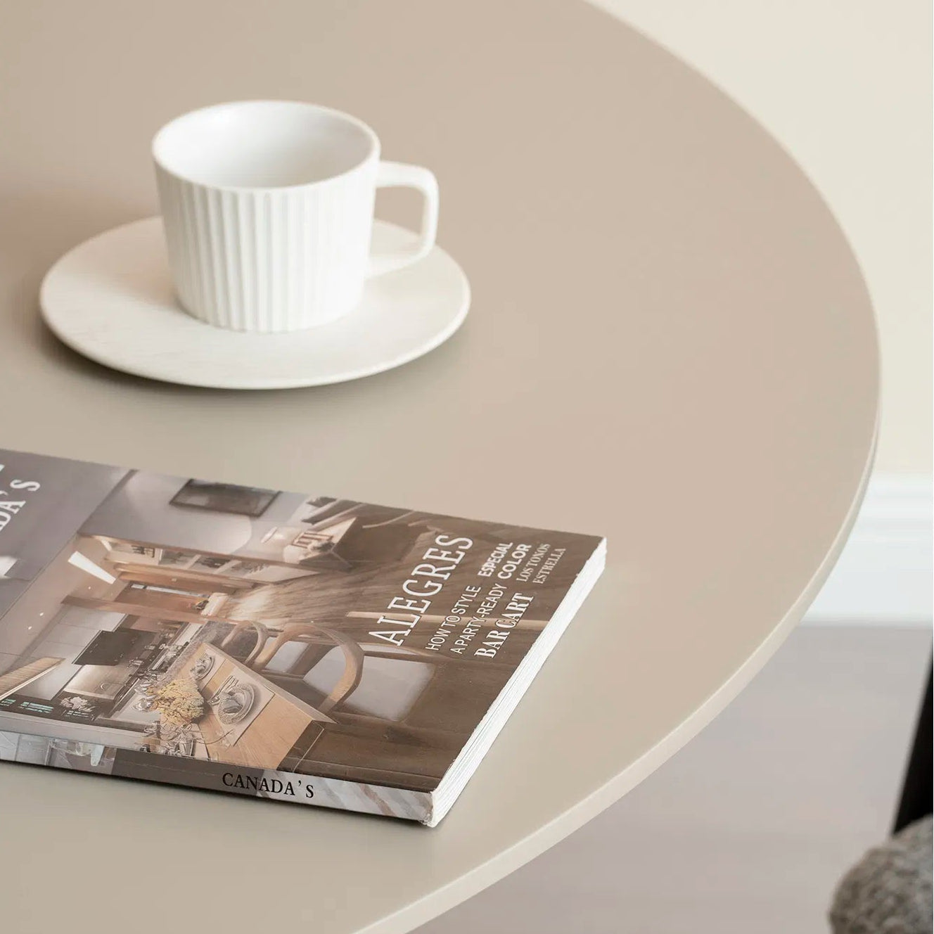 BOBORN | שולחן אוכל עגול קוטר 120 ס"מ, עד 6 סועדים