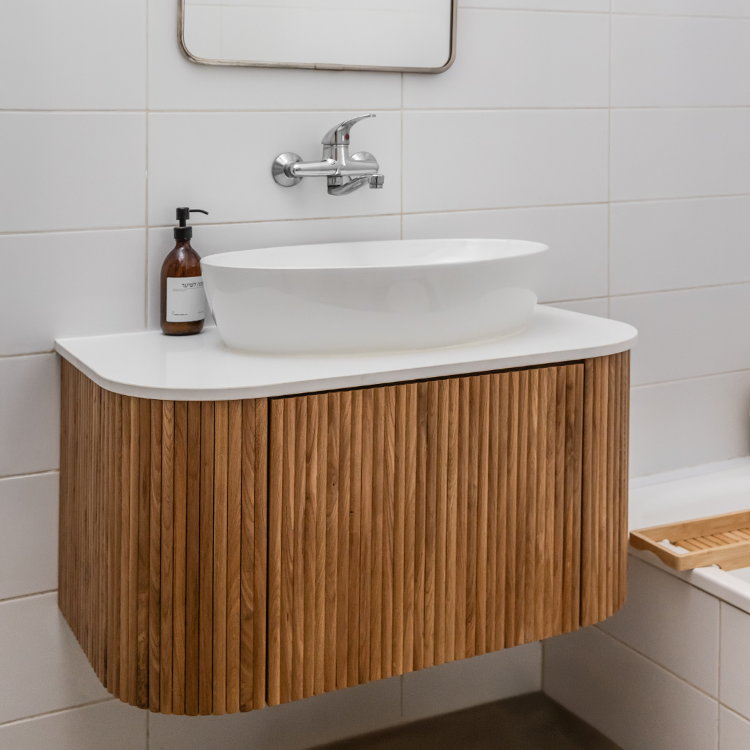 AFU | ארון אמבטיה מעוגל וצף, מעוצב בסגנון נורדי