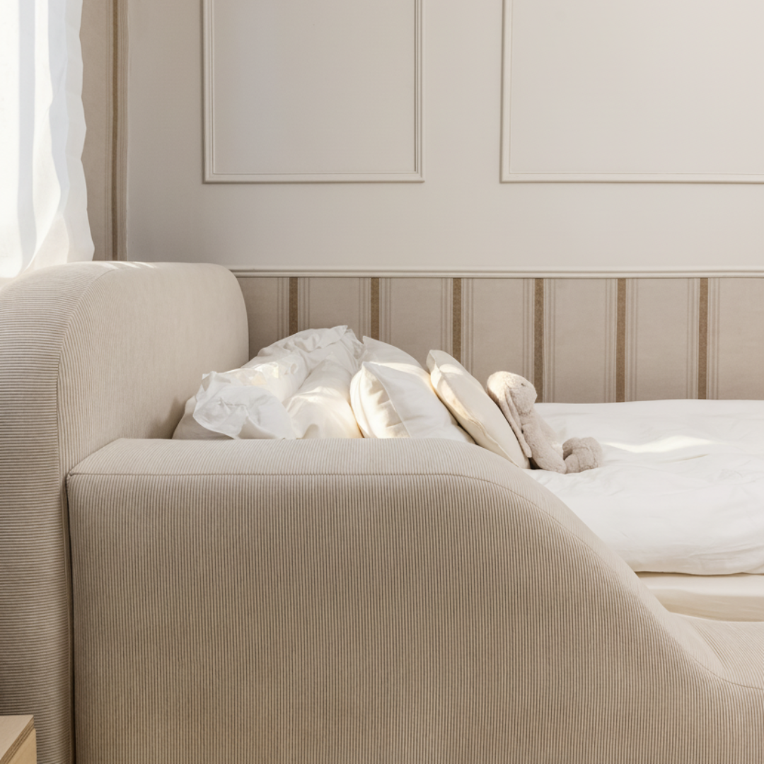 REKU | מיטת ילדים מרופדת בעיצוב מודרני