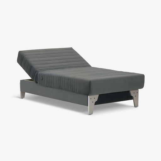 מעבר לעמוד מוצר SKYWALKER | מיטה וחצי מתכווננת חשמלית בגוון אפור כהה, עם רגליים מעוצבות