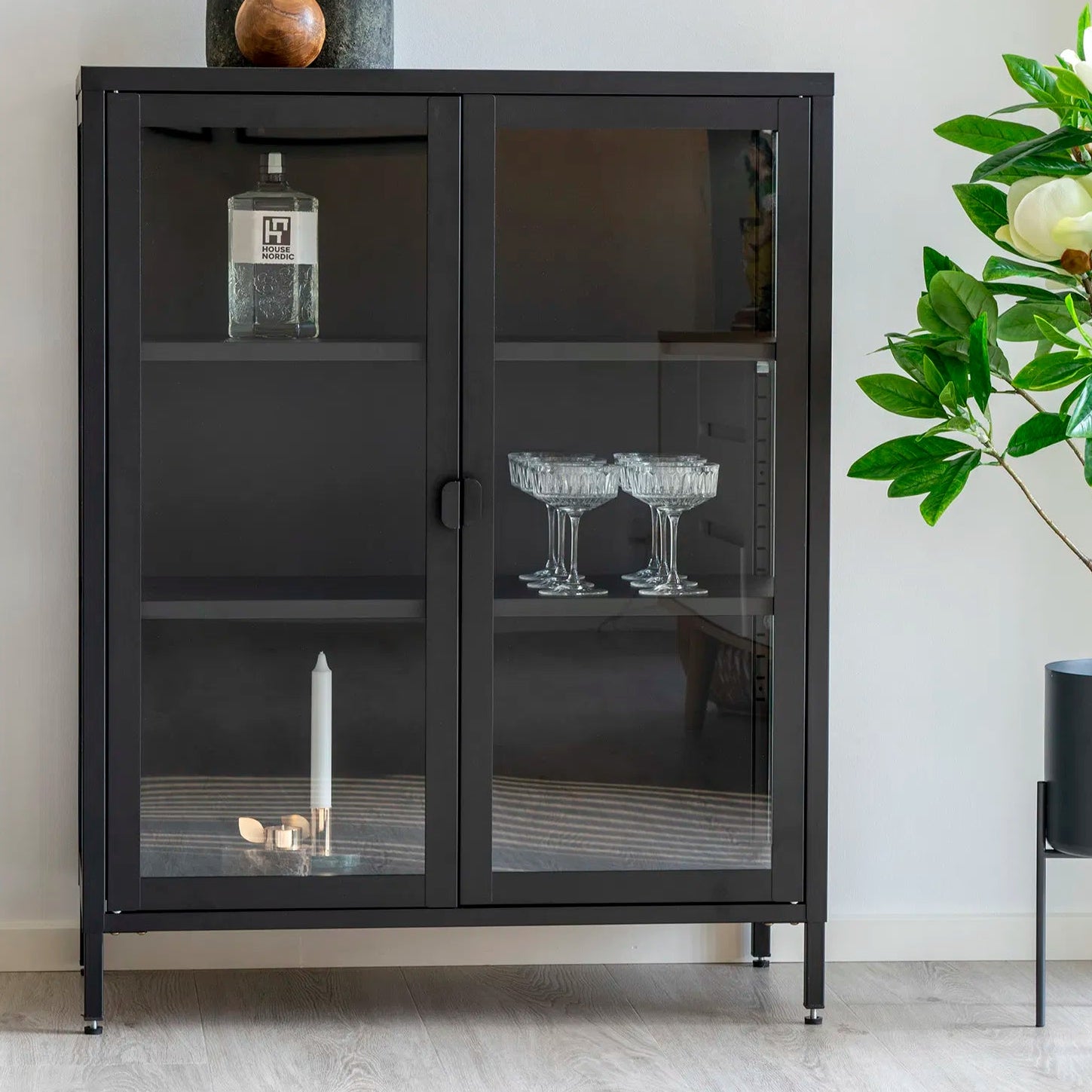 MINO | שידת אחסון עם מדפים ודלתות זכוכית - KUALA