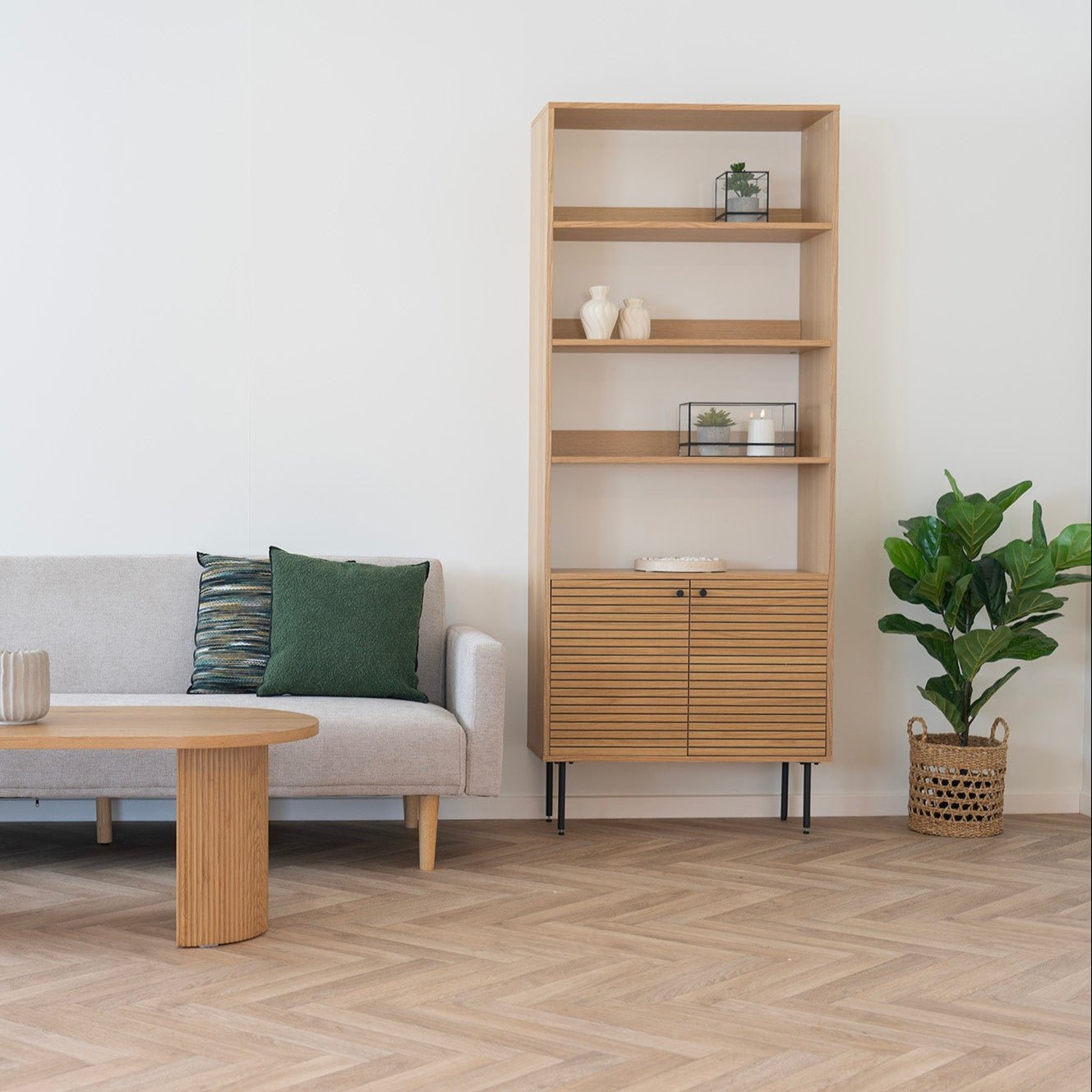 DORZA | ספריית עץ עם מדפים פתוחים וסגורים