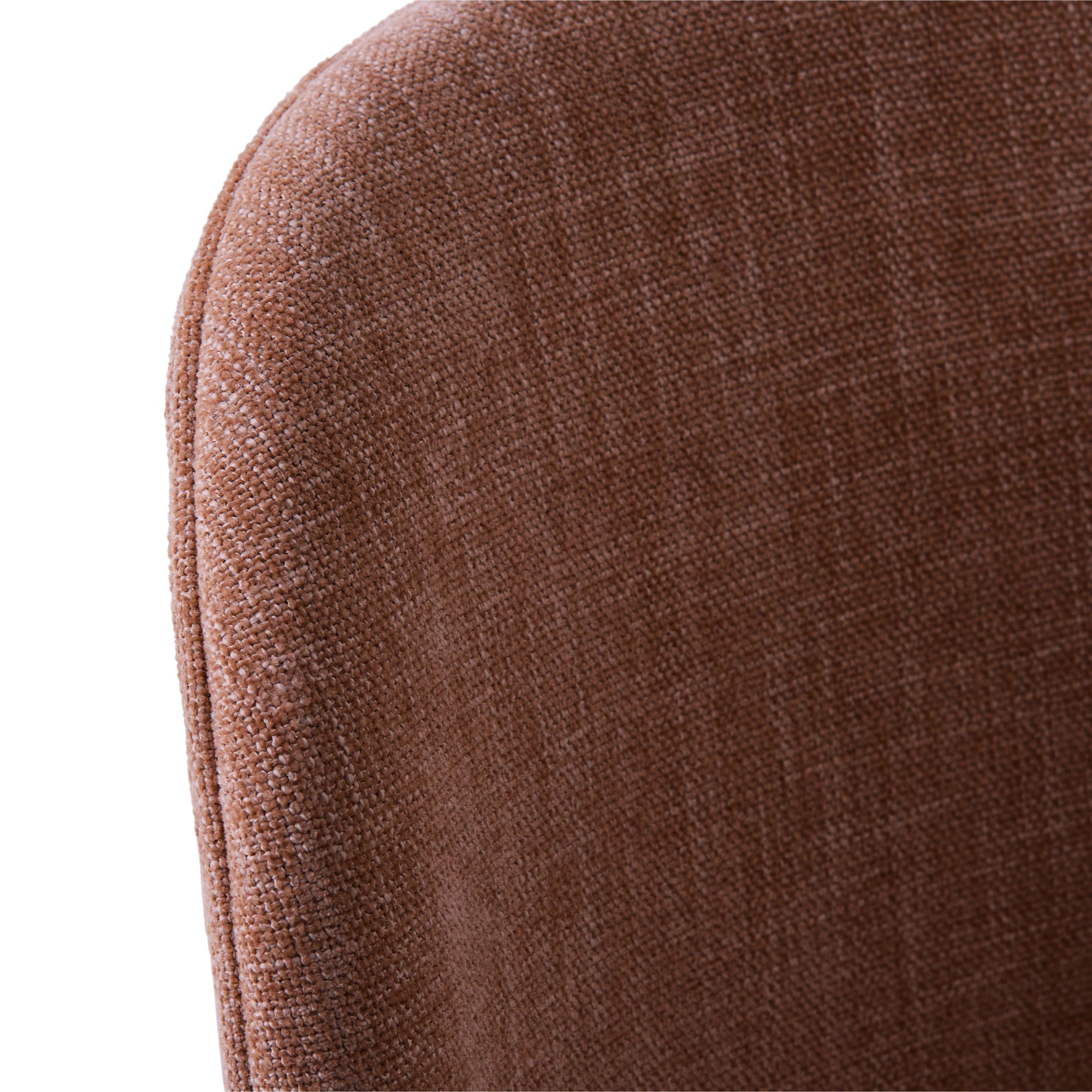 KONU | כיסא נורדי מרופד עם משענת מעוגלת