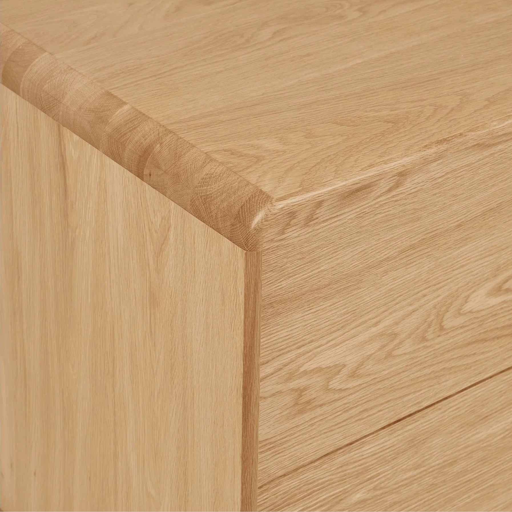 LUSO | מזנון מורדי מעץ, עם מגירות ומדפים סגורים