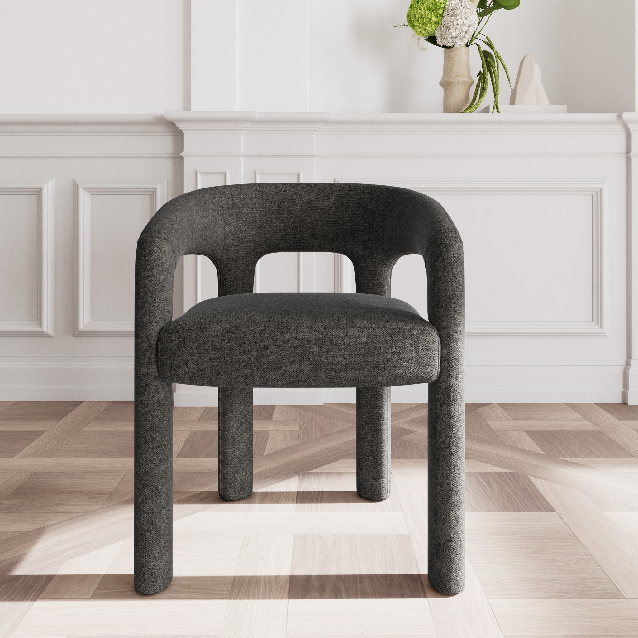 BRICK | כיסא עם משענות יד מרופד בבד אריג