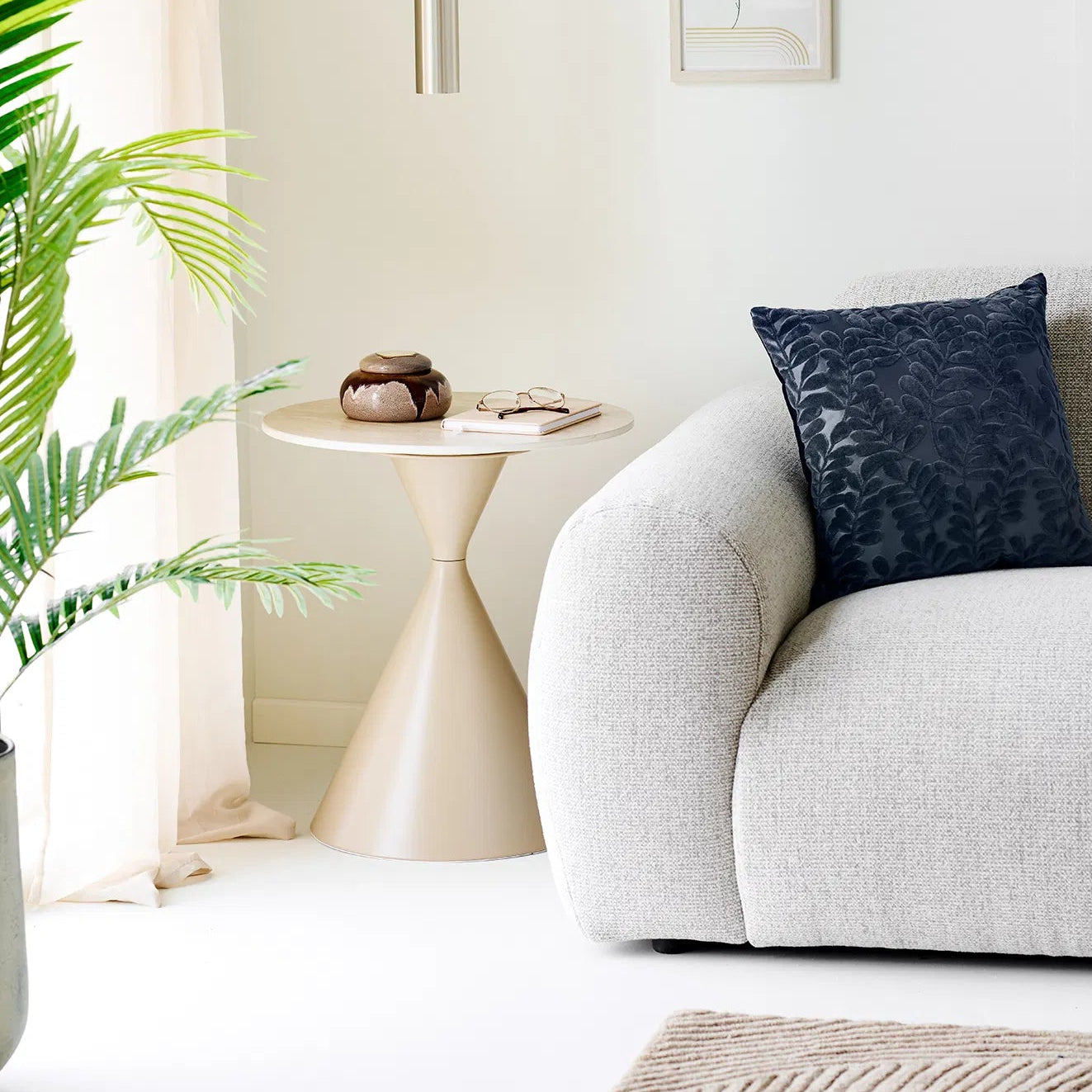 CERO | כרית דקורטיבית עם עיטורים בגוון כחול - KUALA