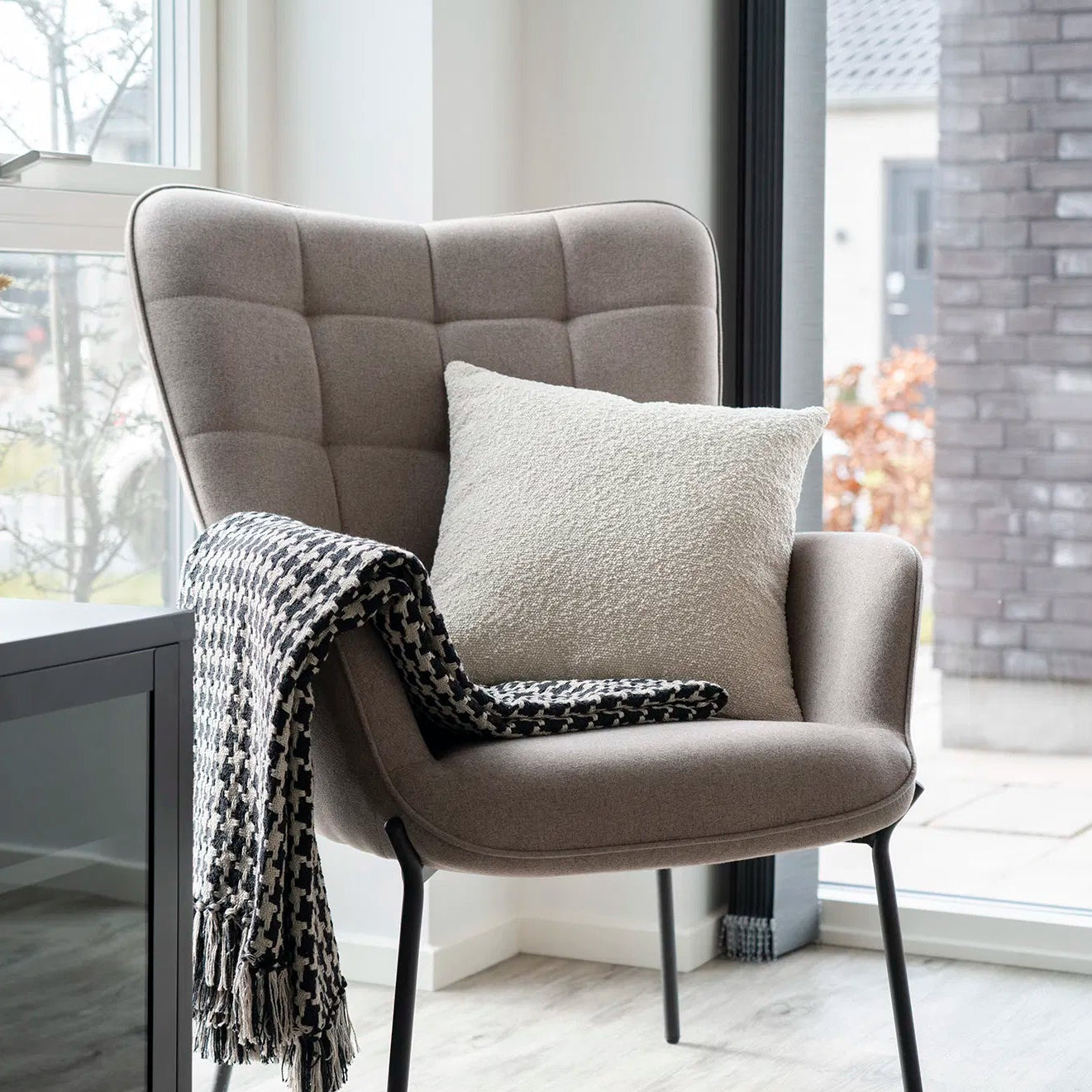 DARO | 'כרית מבד בוקלה בגוון בז - KUALA